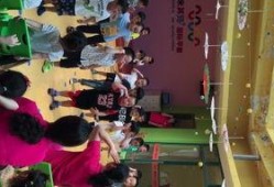 迎新跳舞吃瓜,跳舞吃瓜，共度欢乐时光