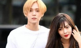 女明星集体吃瓜