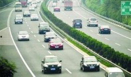 排队堵车吃瓜,全民“吃瓜”现场