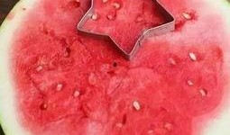 怀孕的人梦见吃瓜吐籽,瓜果飘香，吐籽寓意何在？