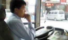 公交司机吃瓜视频,吃瓜视频引发网友热议