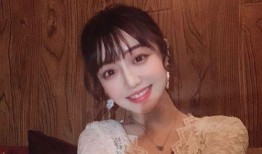 吃瓜美女聊娱乐,美女主播带你畅聊娱乐圈新鲜事