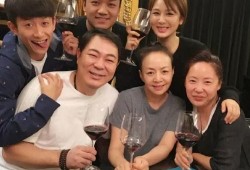 家有儿女吃瓜视频,吃瓜视频揭秘家庭欢乐日常