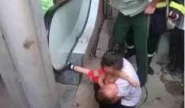 电梯吃瓜视频搞笑,吃瓜群众变身喜剧大师