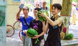 广州吃瓜大学,大学生活的多面镜