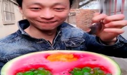 吃瓜直播糖浆吃西瓜,糖浆蘸瓜，甜蜜直播新风尚